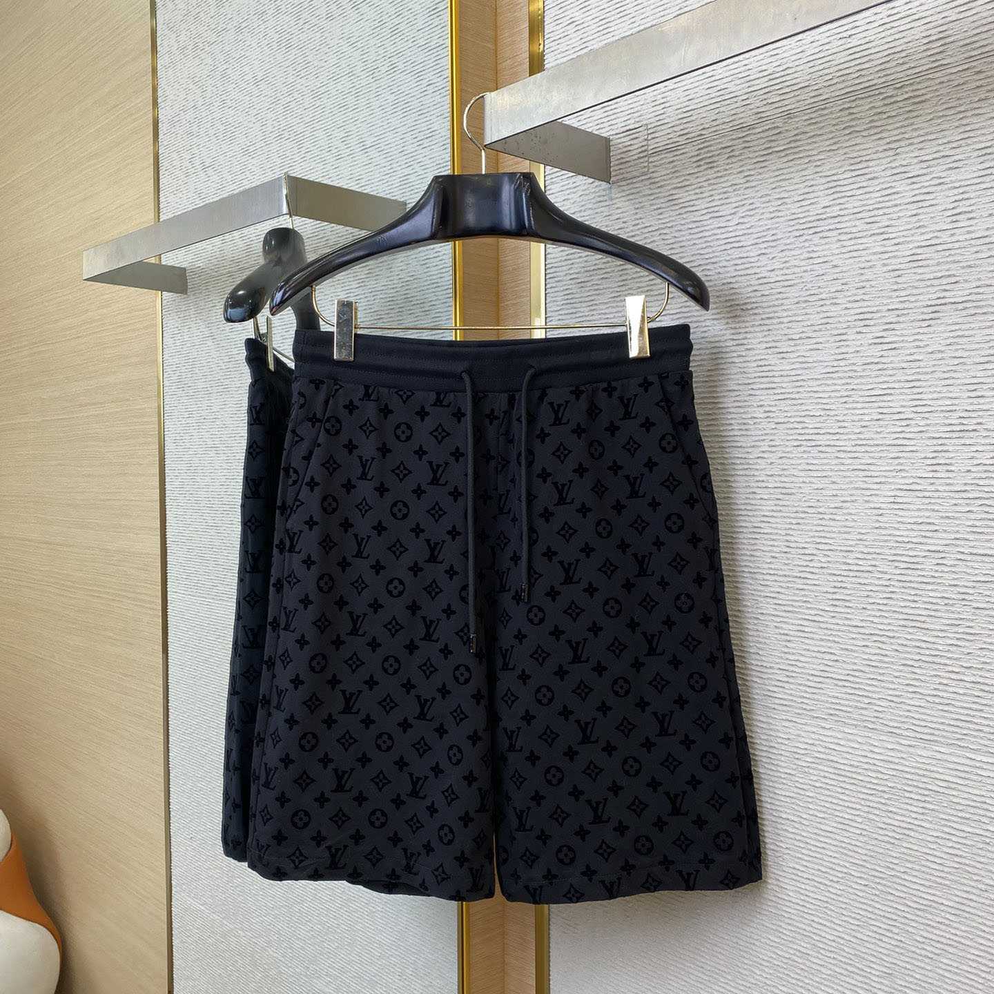 Louis Vuitton Graphic Jacquard Knitted Shorts  1AHC59 - FashionPlug