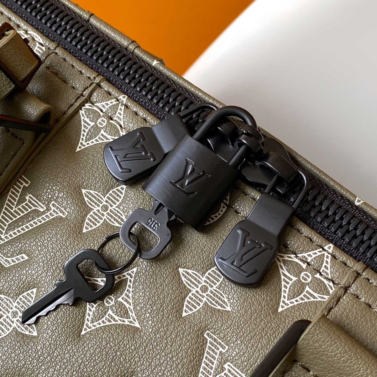 Louis Vuitton Keepall Bandoulière 50  M12504 - FashionPlug
