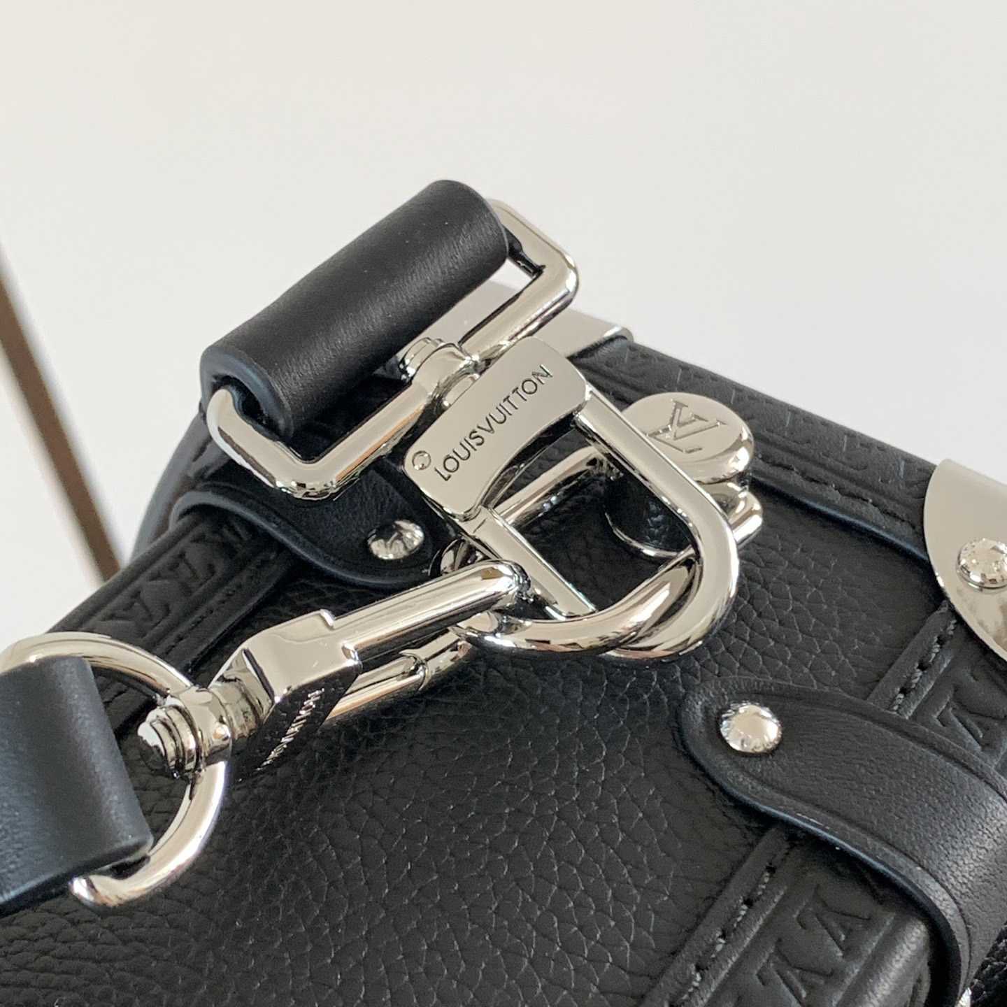 Louis Vuitton Side Trunk MM   M25160 - FashionPlug