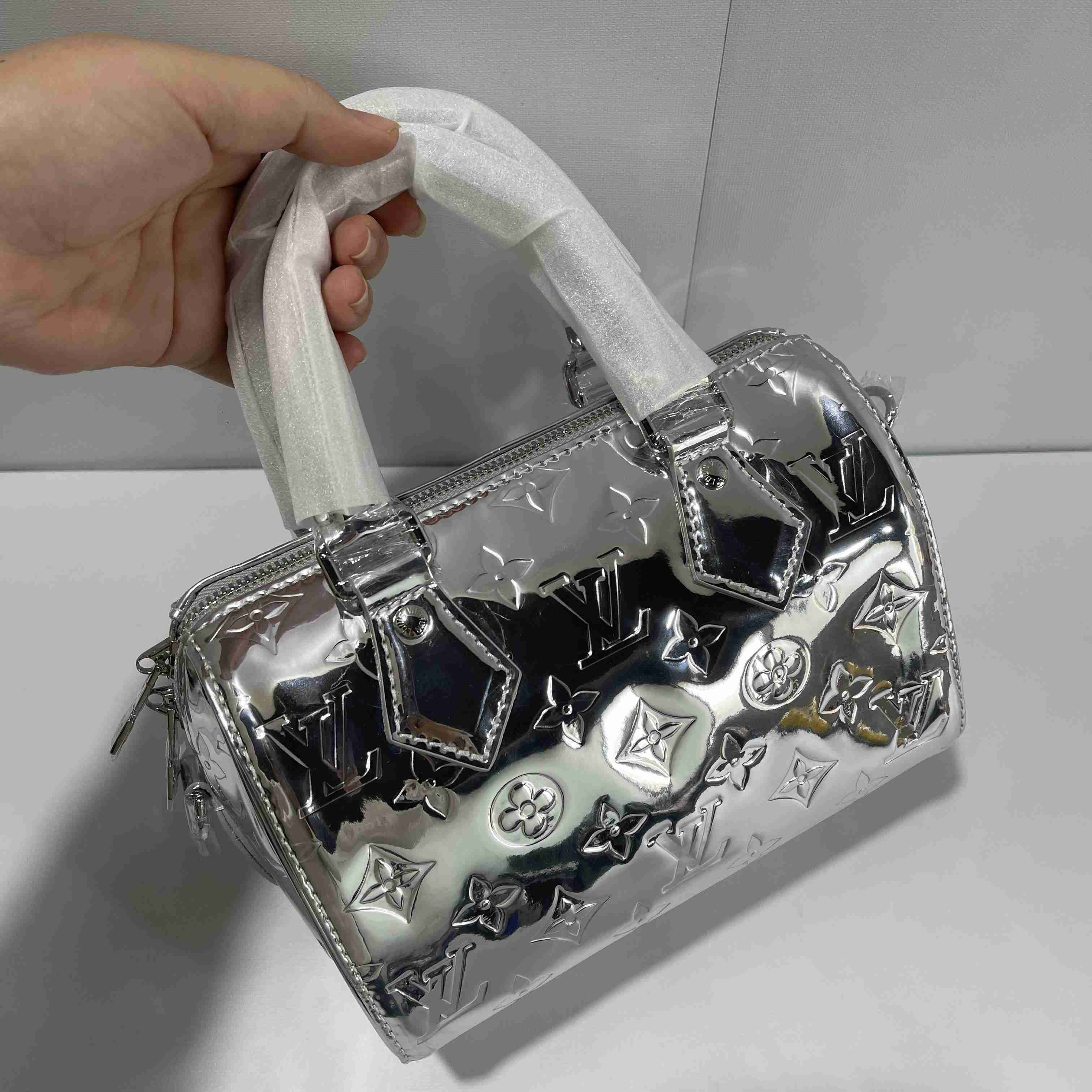 Louis Vuitton Speedy Bandoulière 20   M11987 - FashionPlug