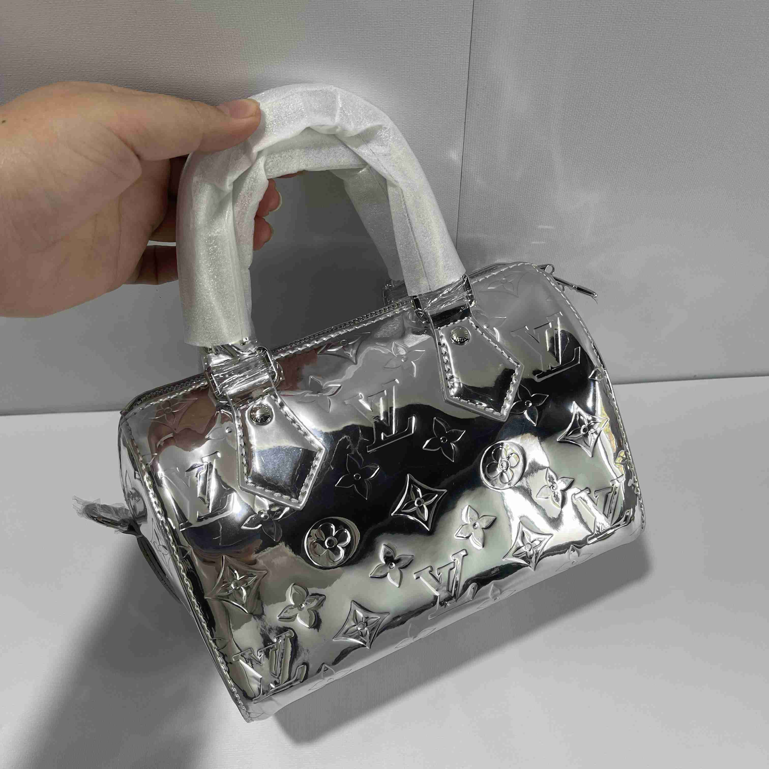 Louis Vuitton Speedy Bandoulière 20   M11987 - FashionPlug