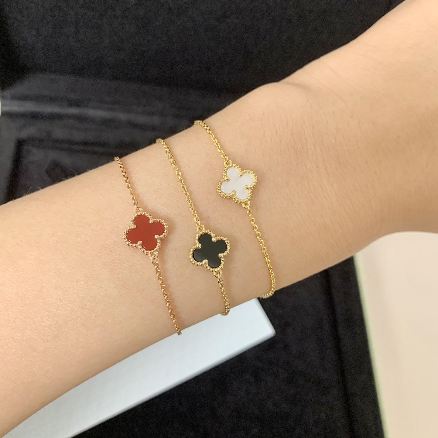 Van Cleef & Arpels Bracelet - FashionPlug