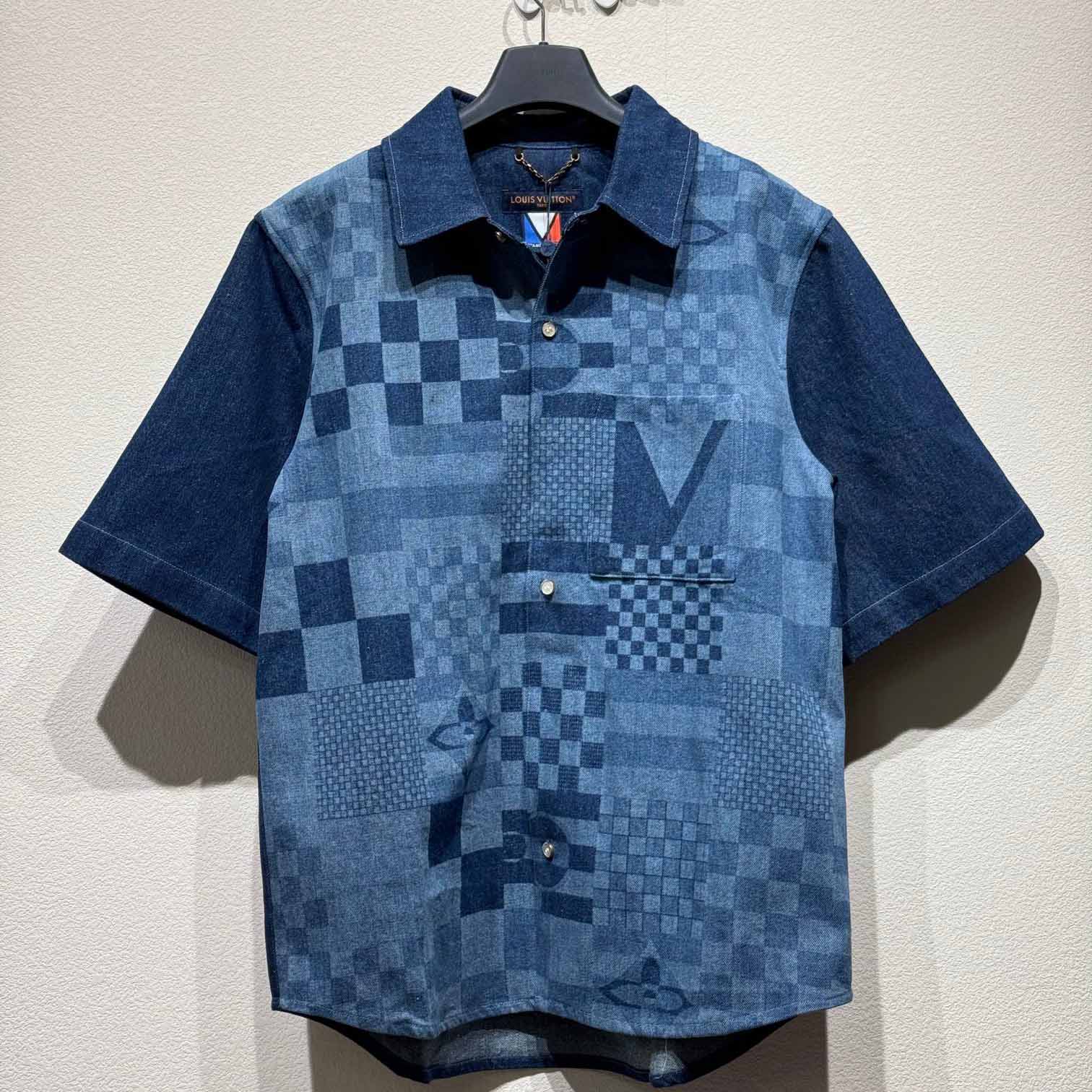 Louis Vuitton Printed Short-Sleeved Denim Shirt   1AFVQL - FashionPlug