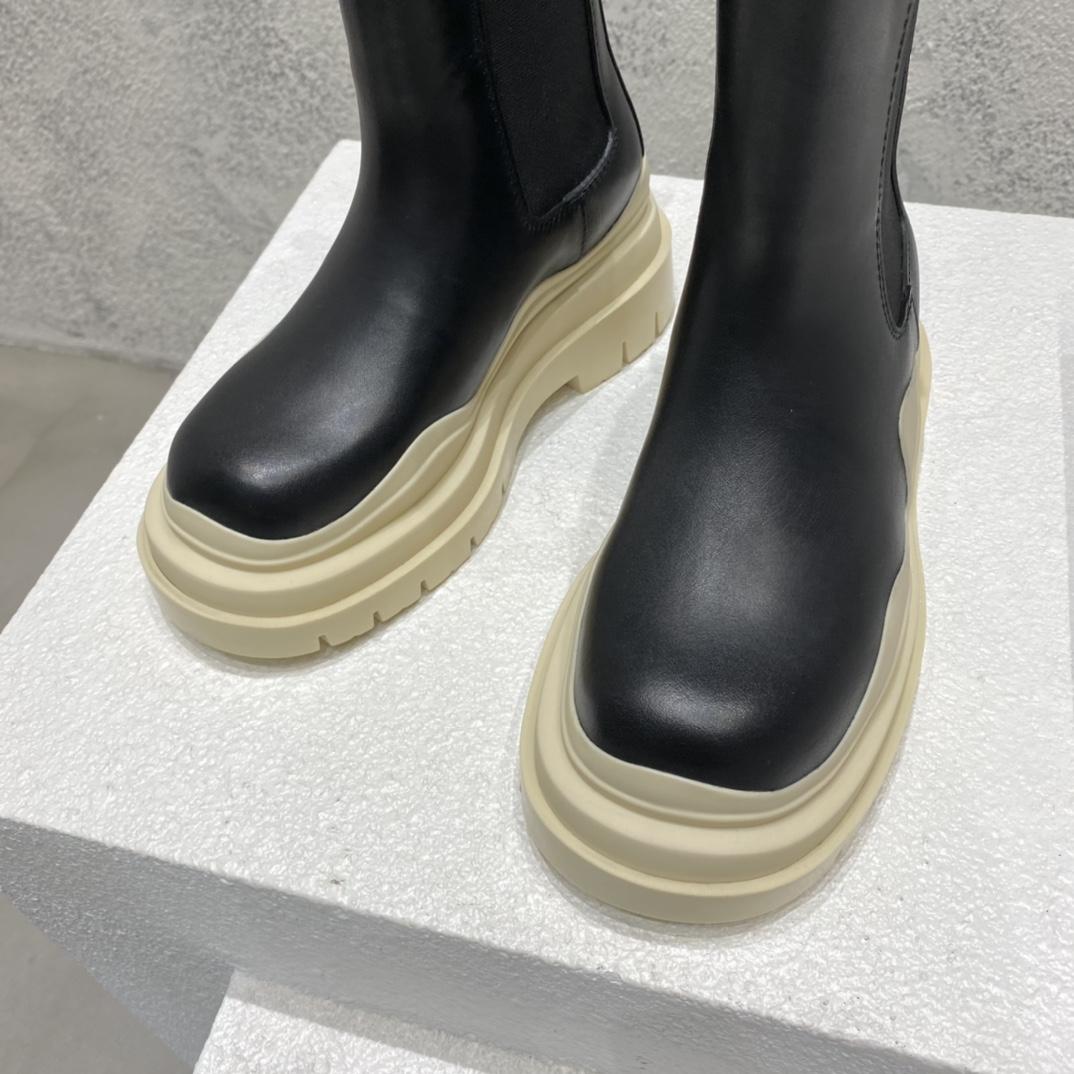 Bottega Veneta Tire Chelsea Boot - FashionPlug