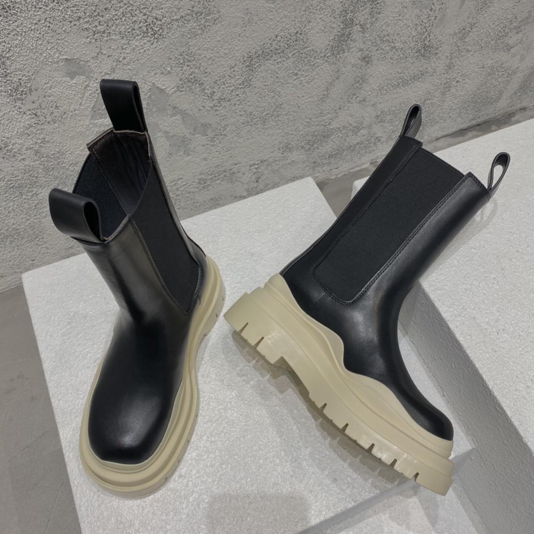Bottega Veneta Tire Chelsea Boot - FashionPlug