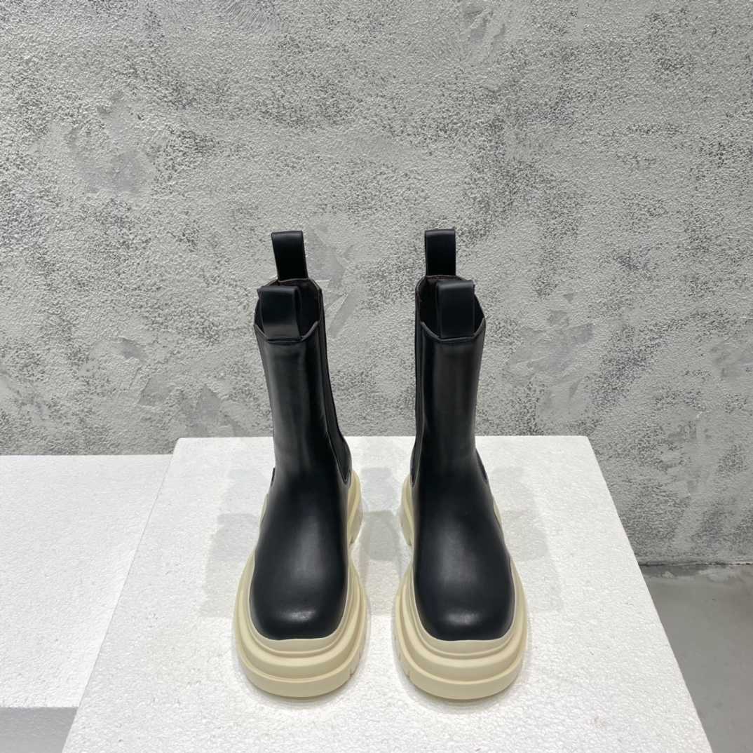 Bottega Veneta Tire Chelsea Boot - FashionPlug