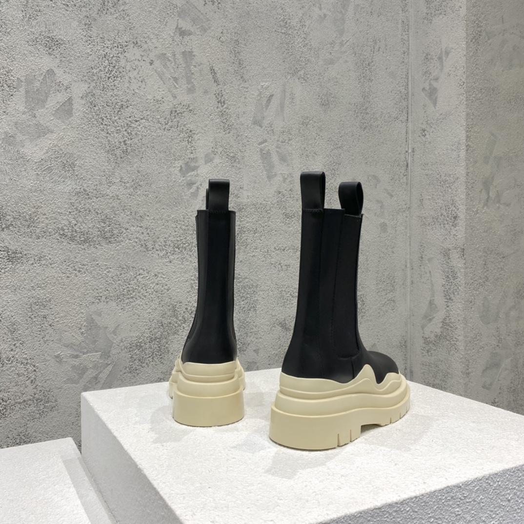 Bottega Veneta Tire Chelsea Boot - FashionPlug