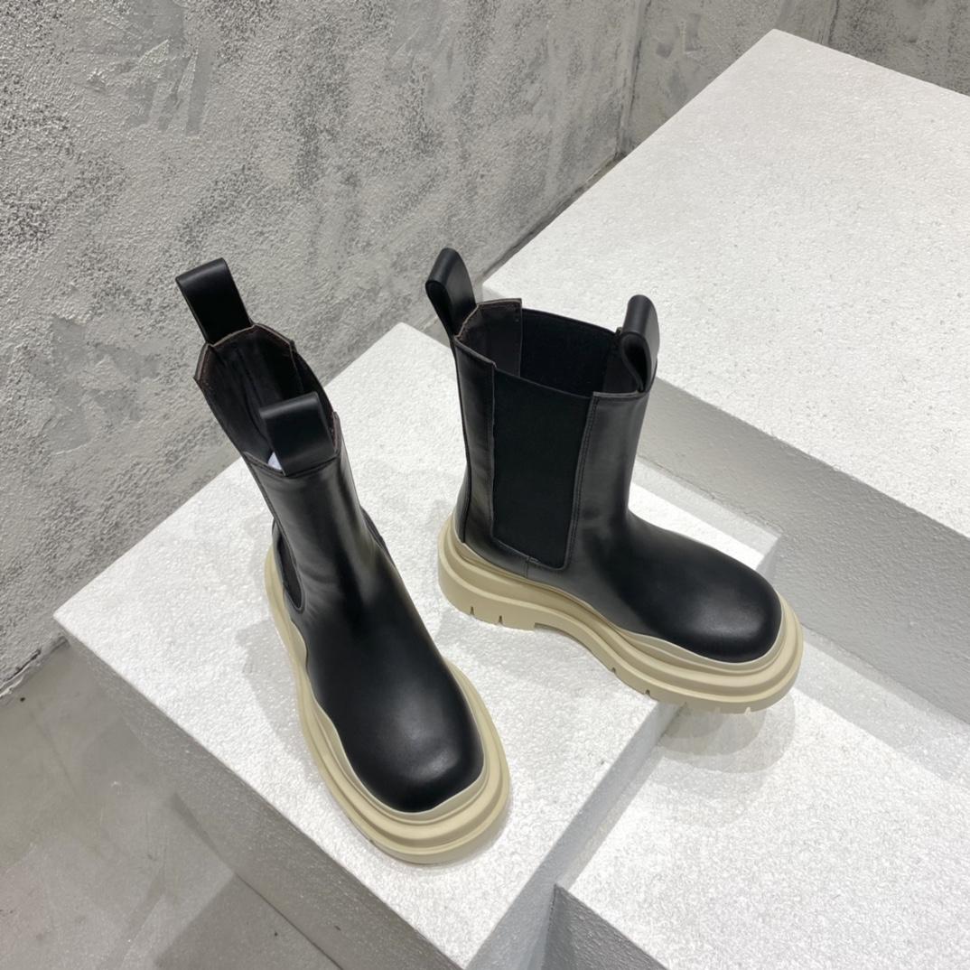 Bottega Veneta Tire Chelsea Boot - FashionPlug