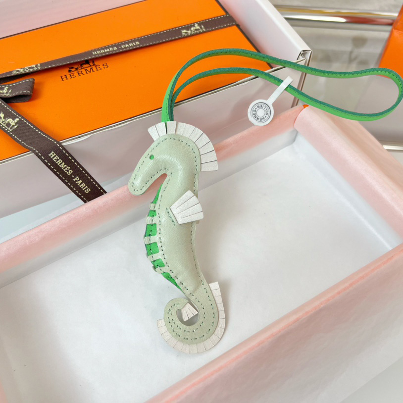Hermes Seahorse Charm - FashionPlug