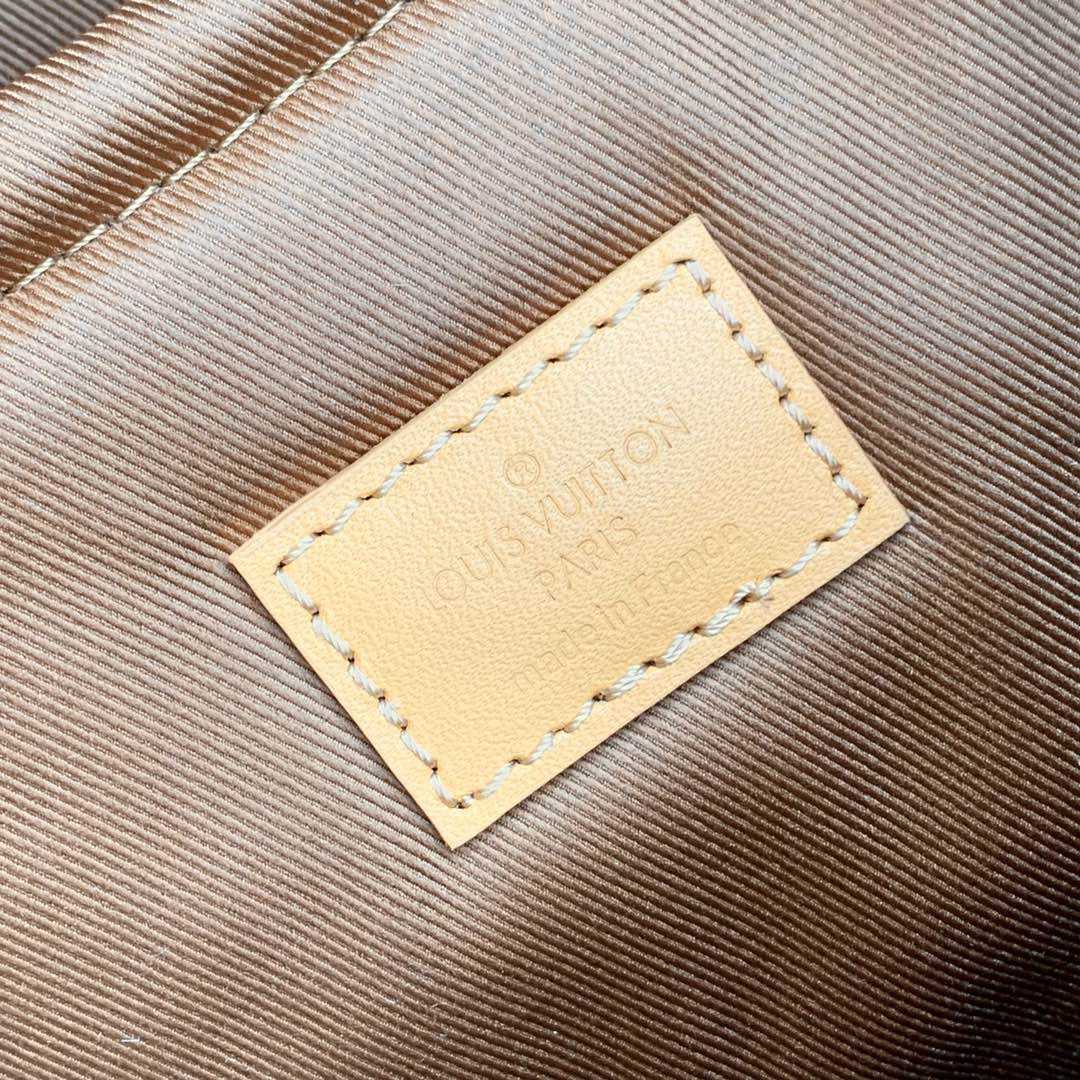 Louis Vuitton Outdoor Backpack   M12624 - FashionPlug