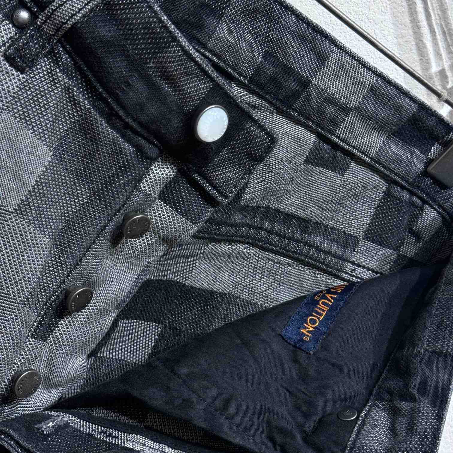 Louis Vuitton Damoflage Skate Denim  1AHEBQ - FashionPlug