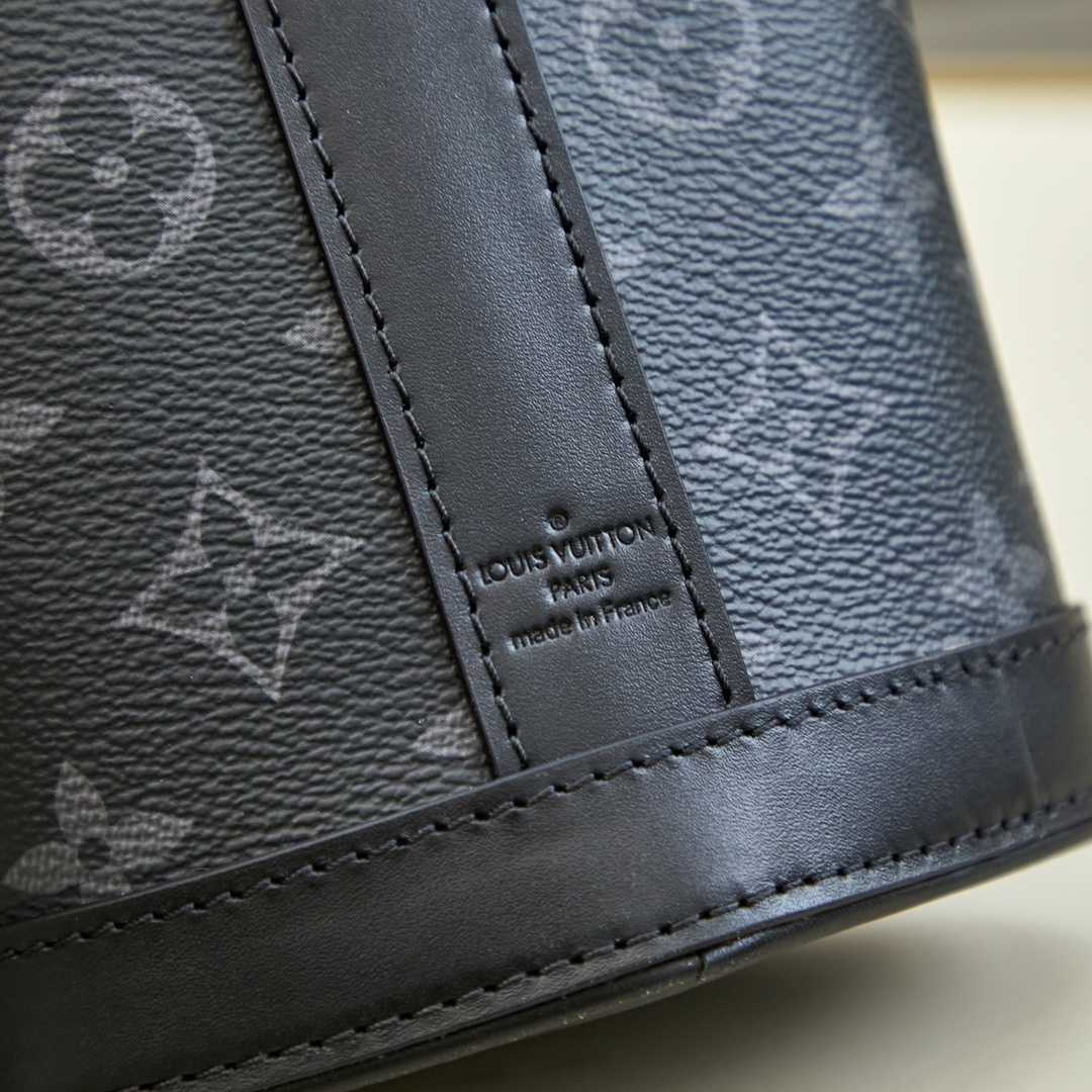Louis Vuitton Envelope Pouch  M11613 - FashionPlug