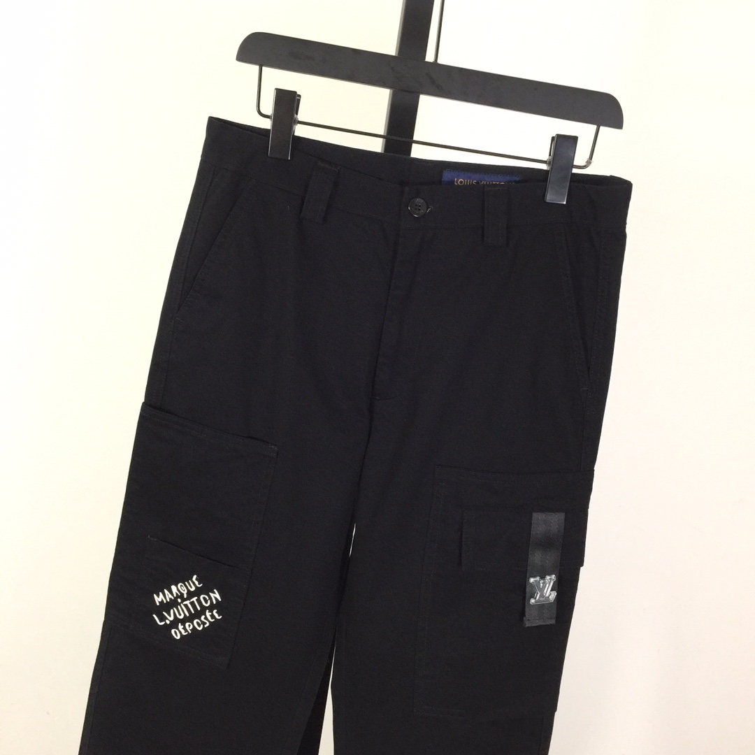 Louis Vuitton Signature Cotton Cargo Pants  1AFJ90 - FashionPlug