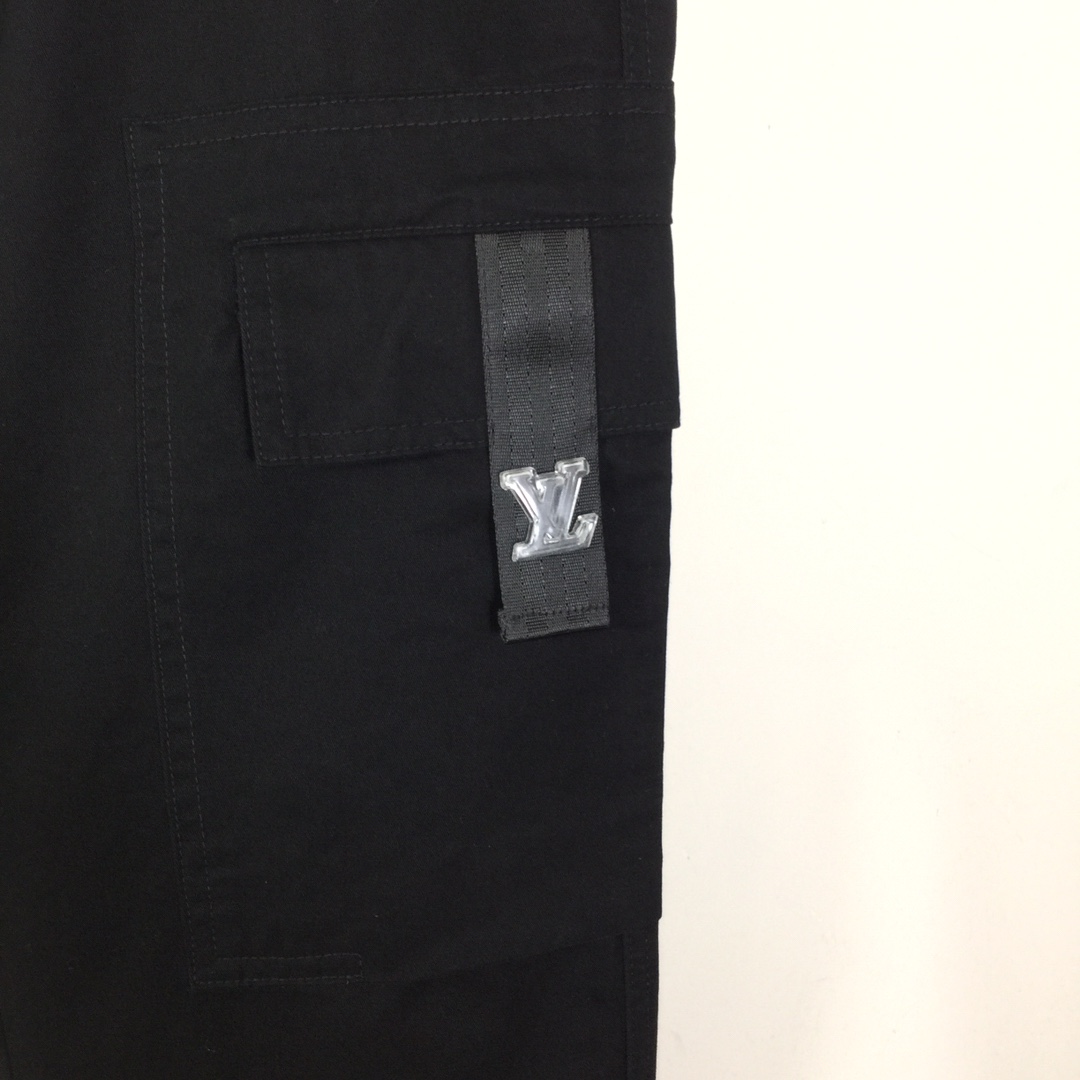 Louis Vuitton Signature Cotton Cargo Pants  1AFJ90 - FashionPlug