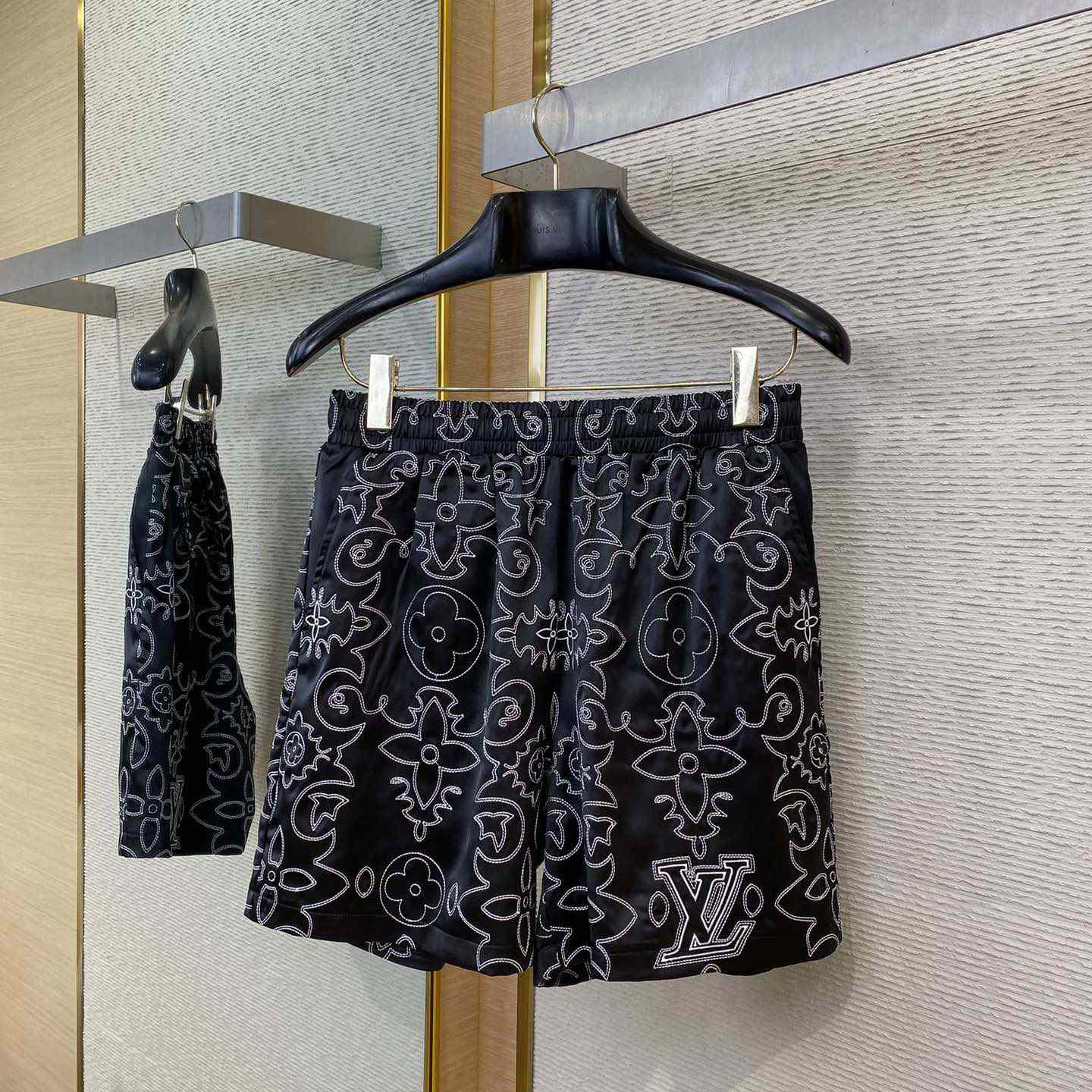 Louis Vuitton Printed Silk Shorts   1AFWOR - FashionPlug