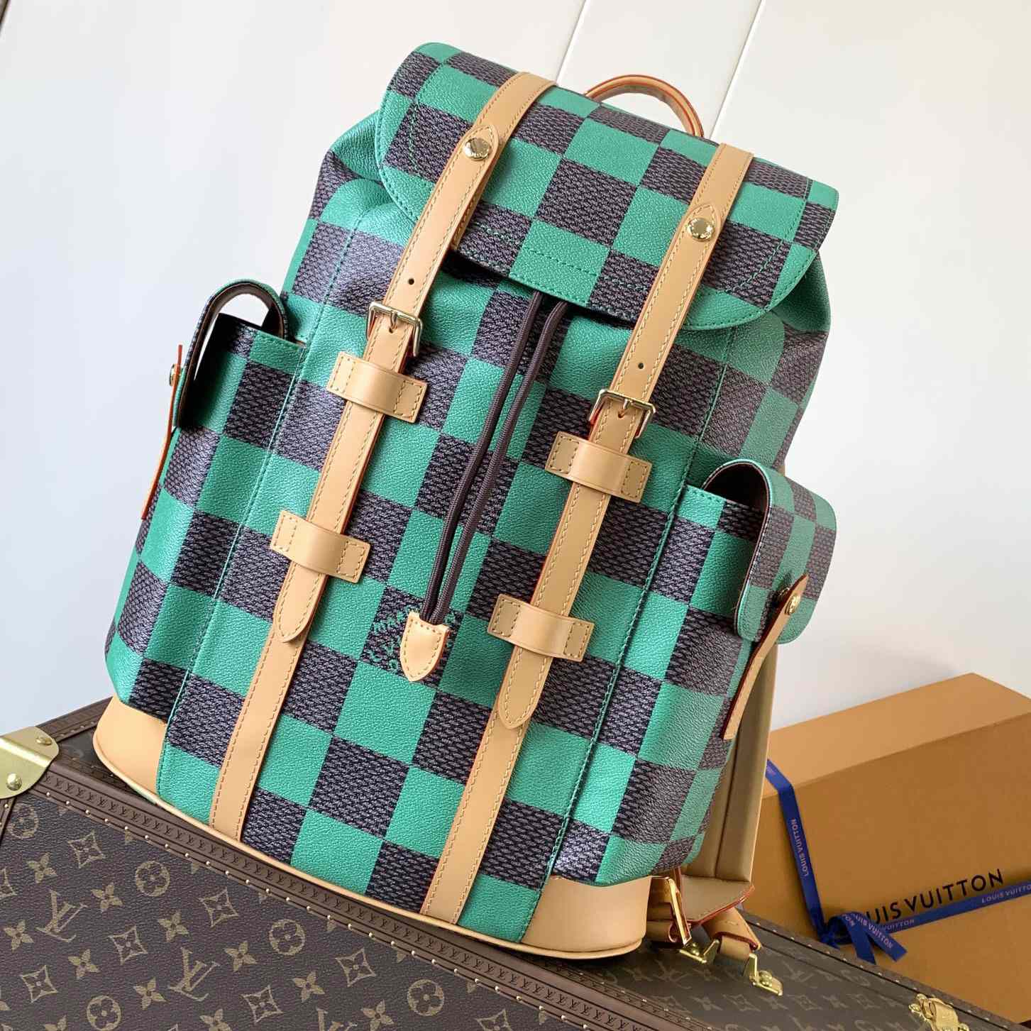 Louis Vuitton Christopher MM  N40564 - FashionPlug