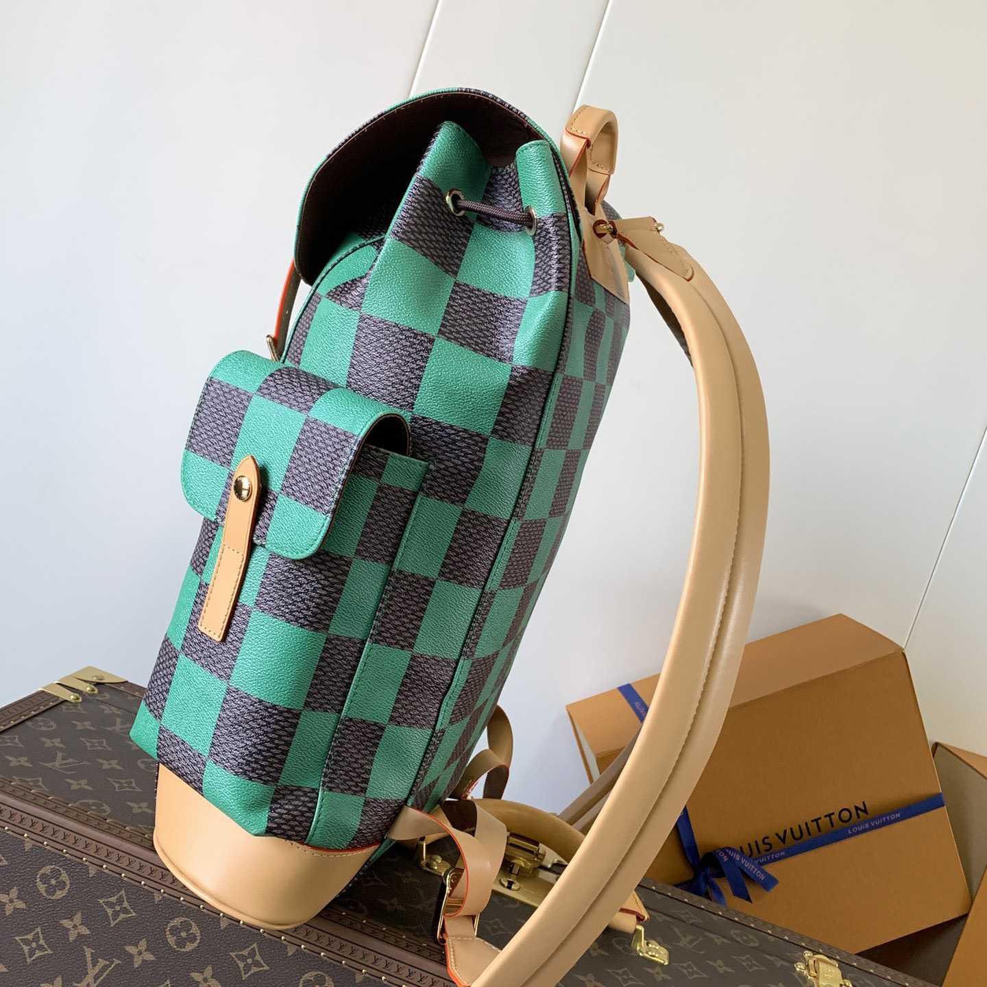 Louis Vuitton Christopher MM  N40564 - FashionPlug