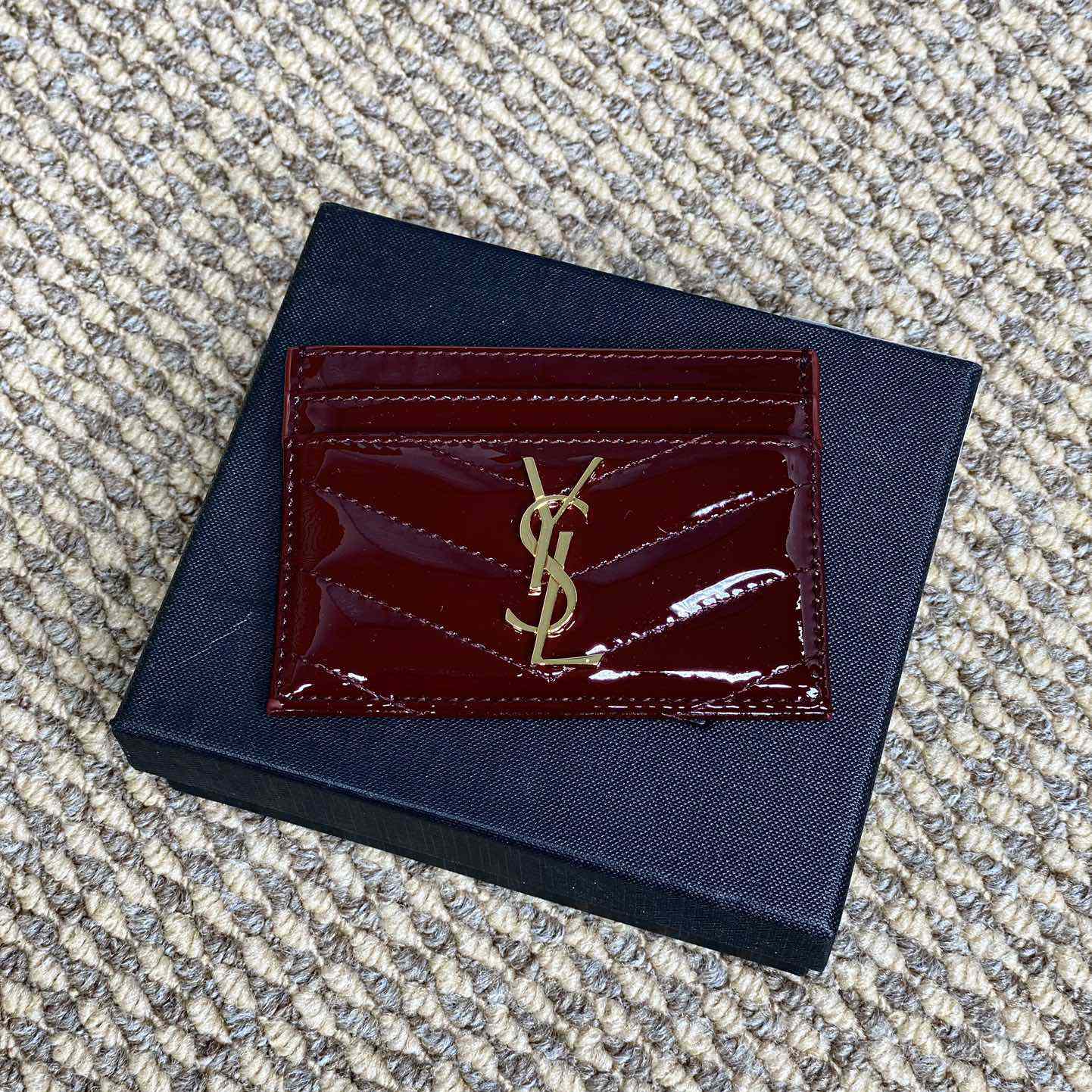 Saint Laurent Cassandre Matelasse Card Case In Patent Leather - FashionPlug