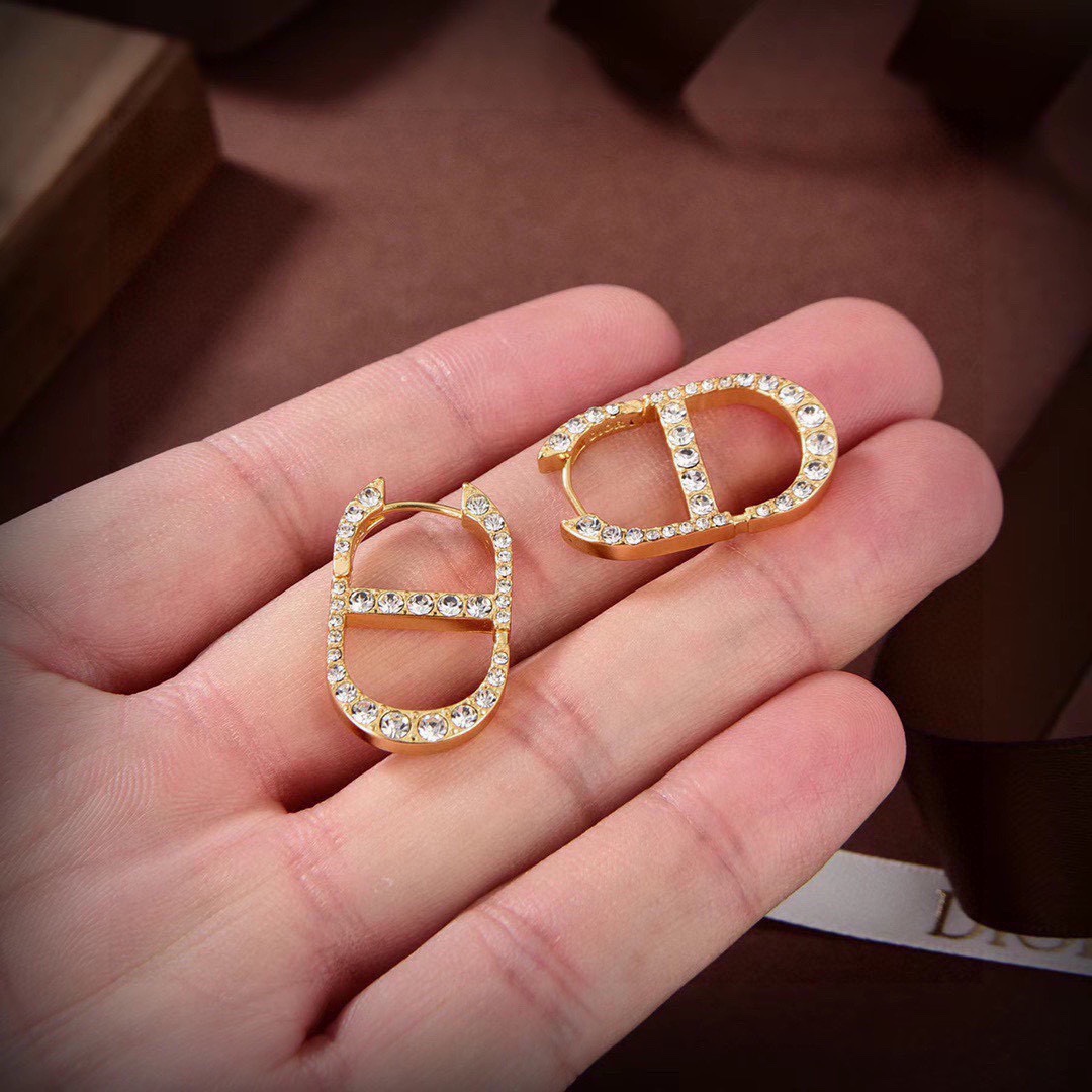 Dior 30 Montaigne Earrings - FashionPlug