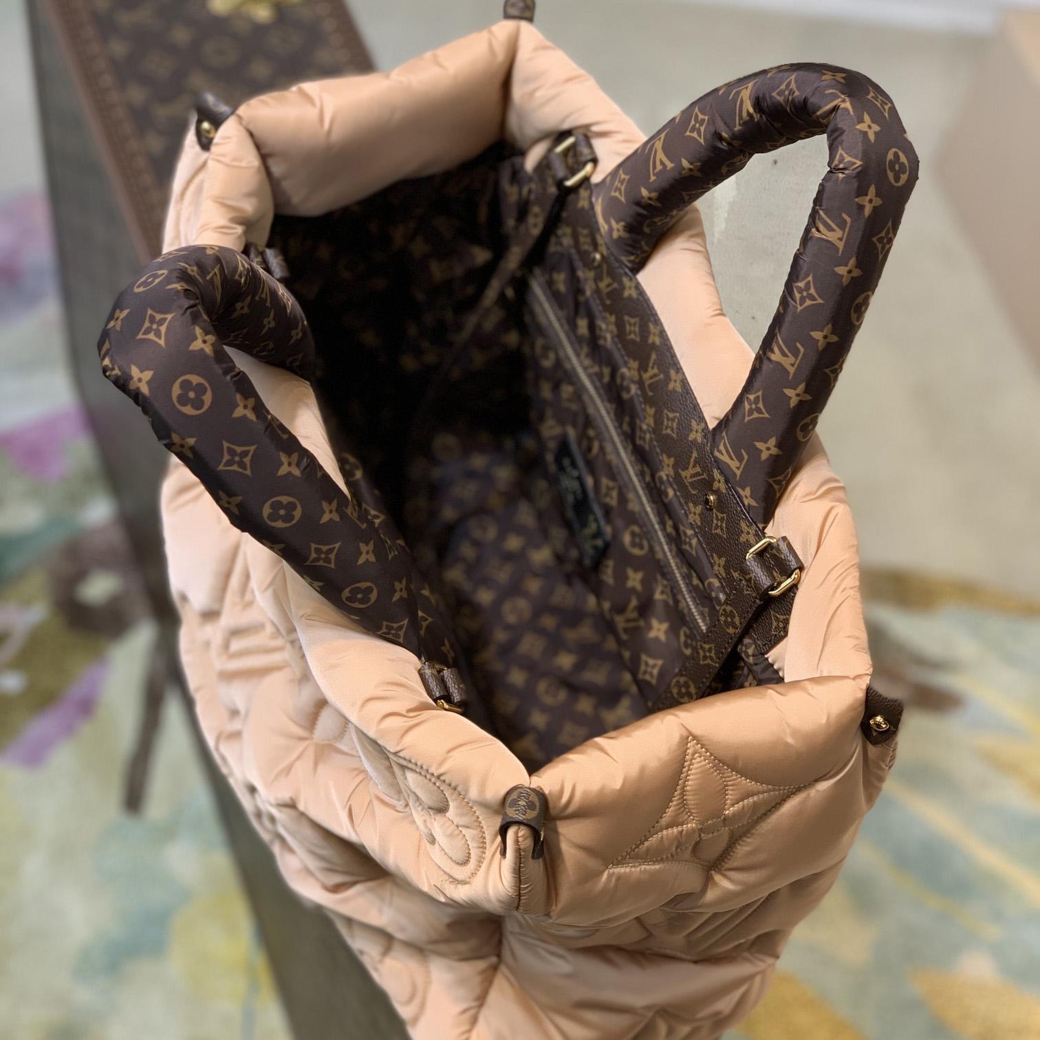 Louis Vuitton Monogram Giant Pillow OnTheGo MM   M59007 （41 x 34 x 19cm） - FashionPlug
