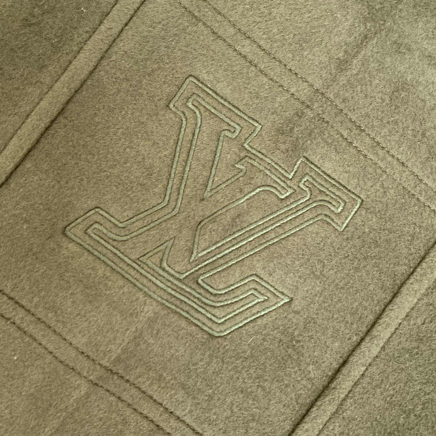 Louis Vuitton Quilted Textured Wool Pants   1AGJPS - FashionPlug