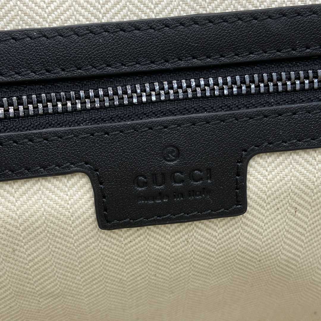 Gucci GG Emblem Medium Crossbody Bag - FashionPlug