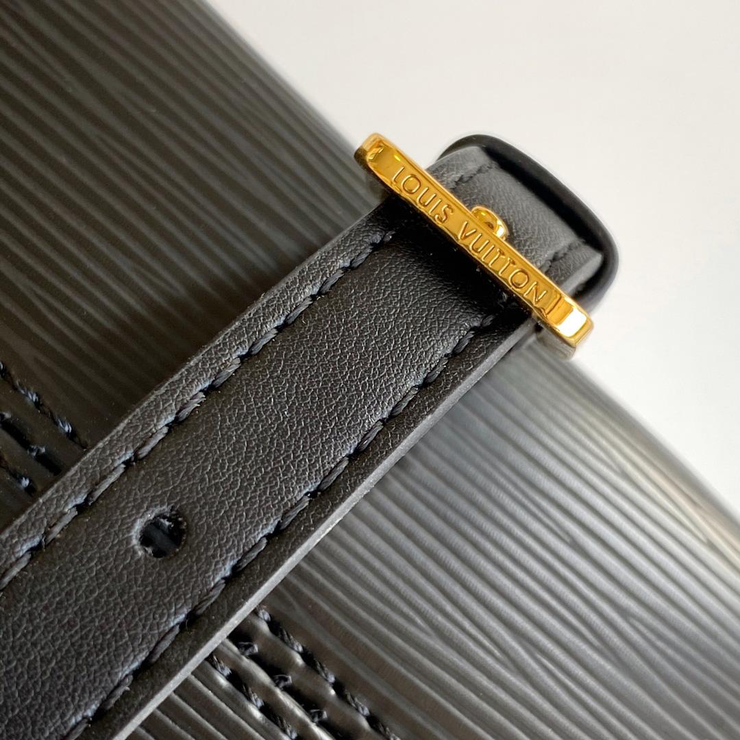 Louis Vuitton Varenne East West   M11791 - FashionPlug