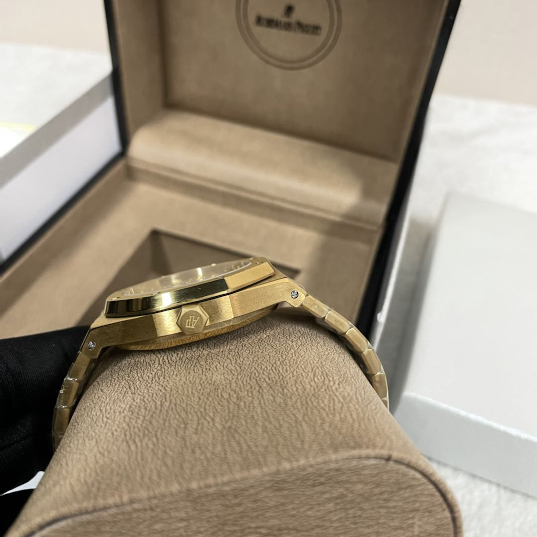 Audemars Piguet Men's Watch   41mm - FashionPlug