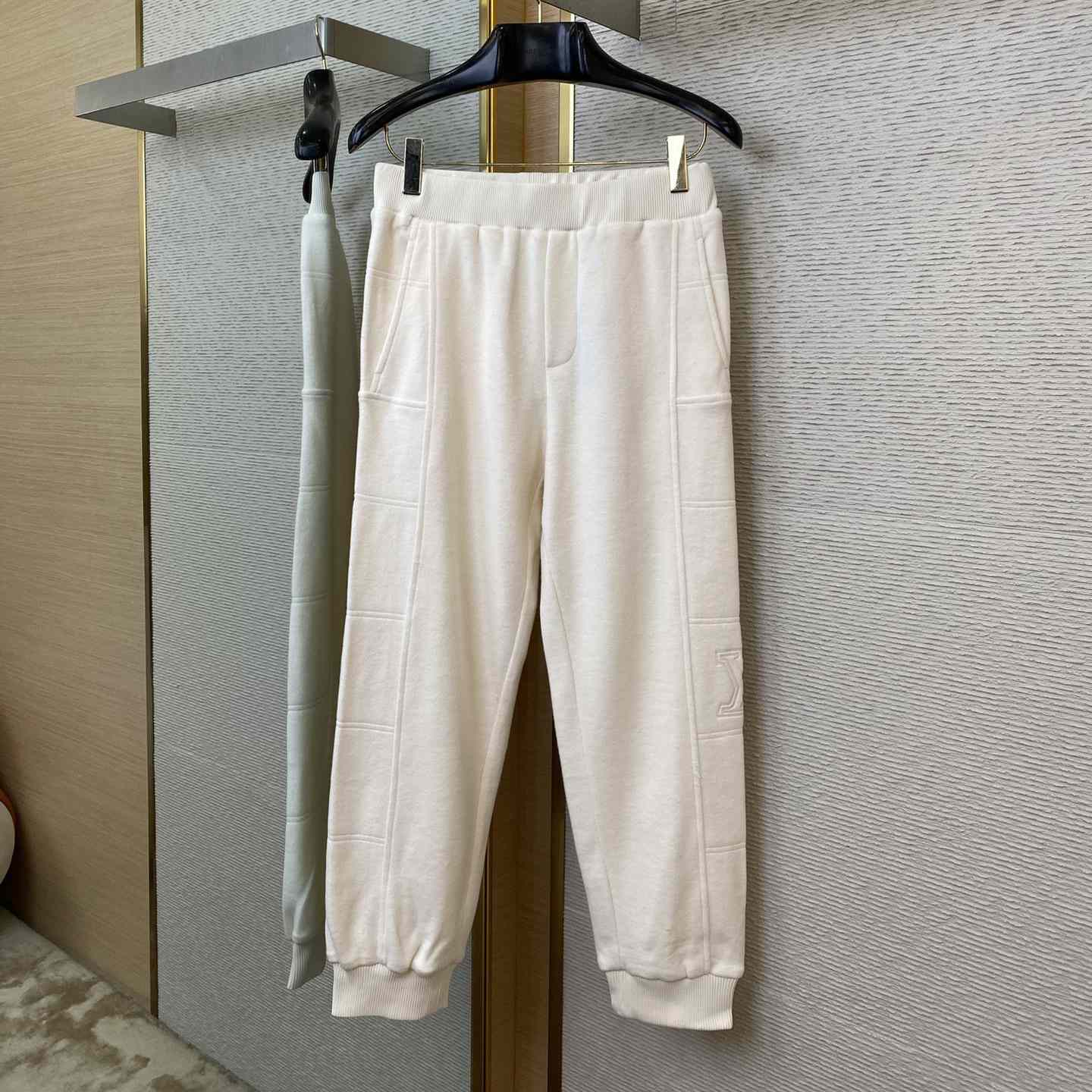 Louis Vuitton Quilted Textured Wool Pants   1AGJPK - FashionPlug
