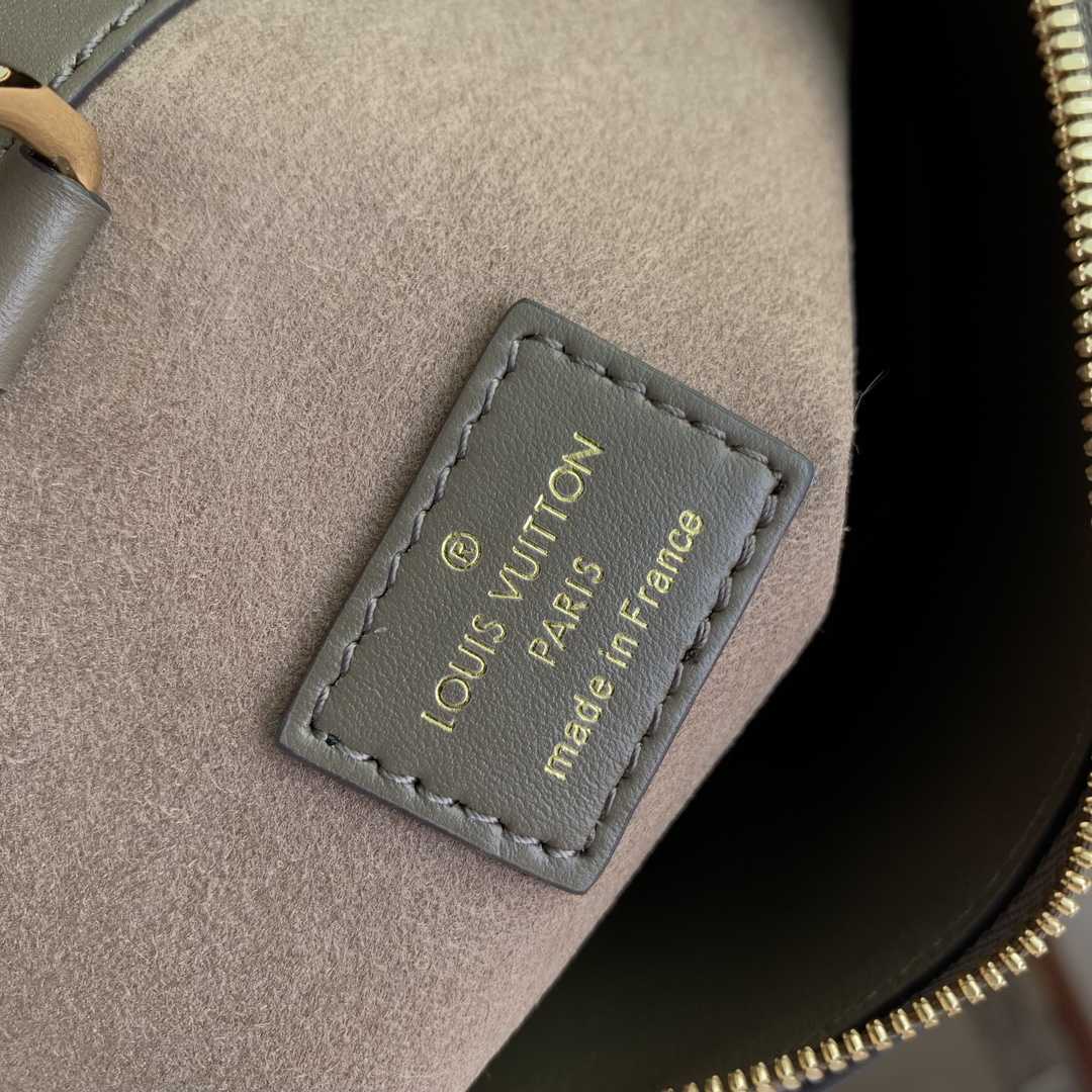 Louis Vuitton Vendôme MM  M22927 - FashionPlug