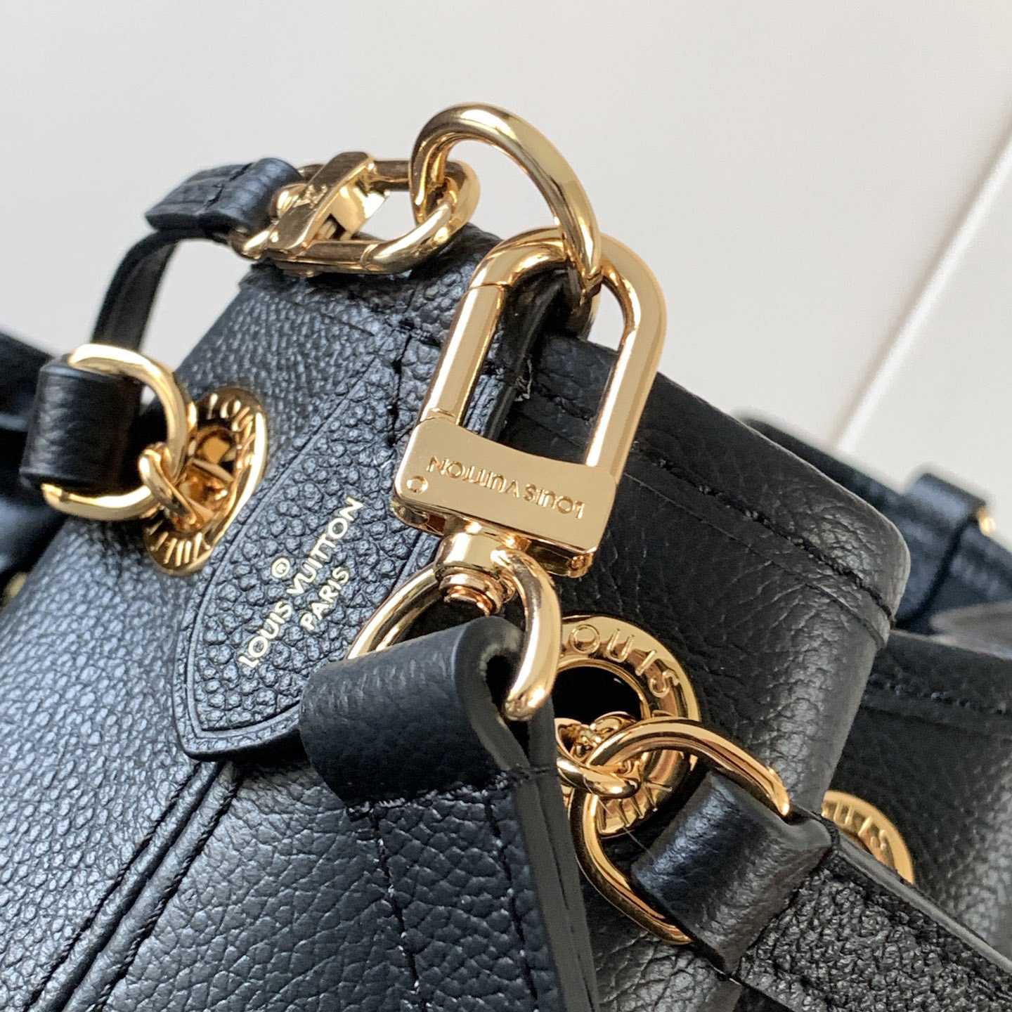 Louis Vuitton LV Bundle  M47209 - FashionPlug