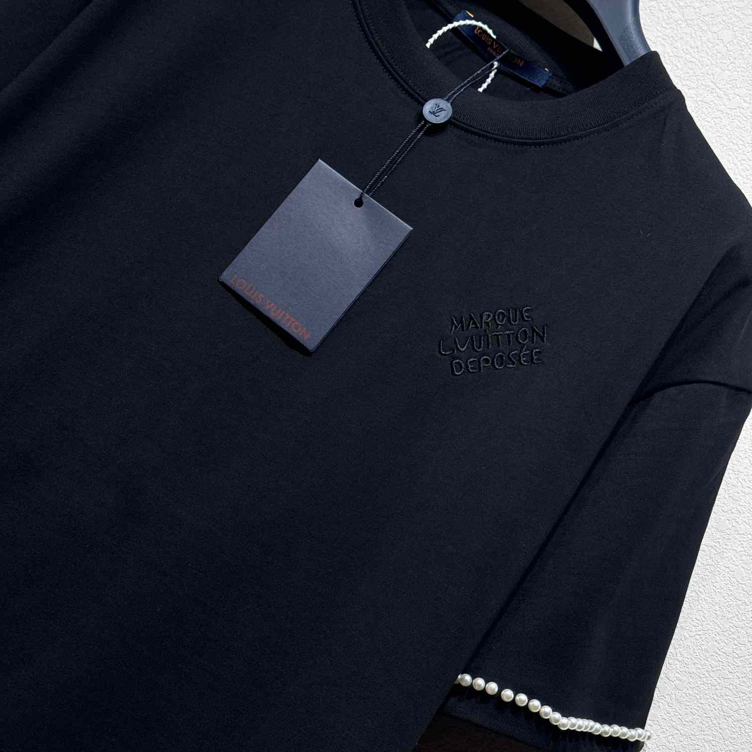 Louis Vuitton Pearl-Embellished Cotton T-Shirt   1AFXOY - FashionPlug