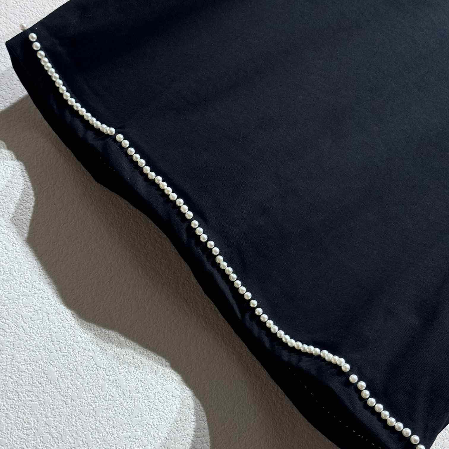 Louis Vuitton Pearl-Embellished Cotton T-Shirt   1AFXOY - FashionPlug
