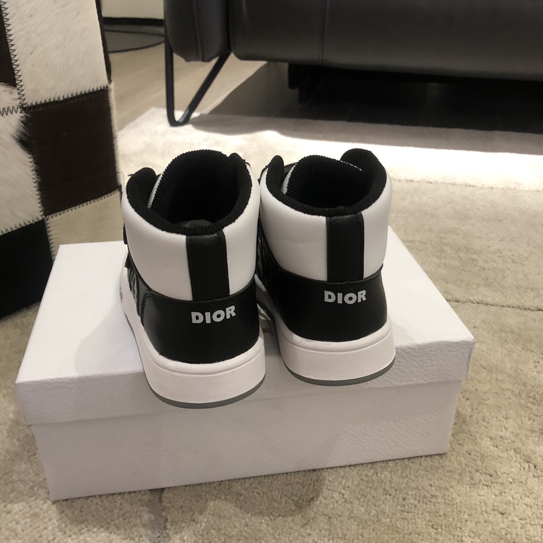 Dior Kids Sneakers - FashionPlug