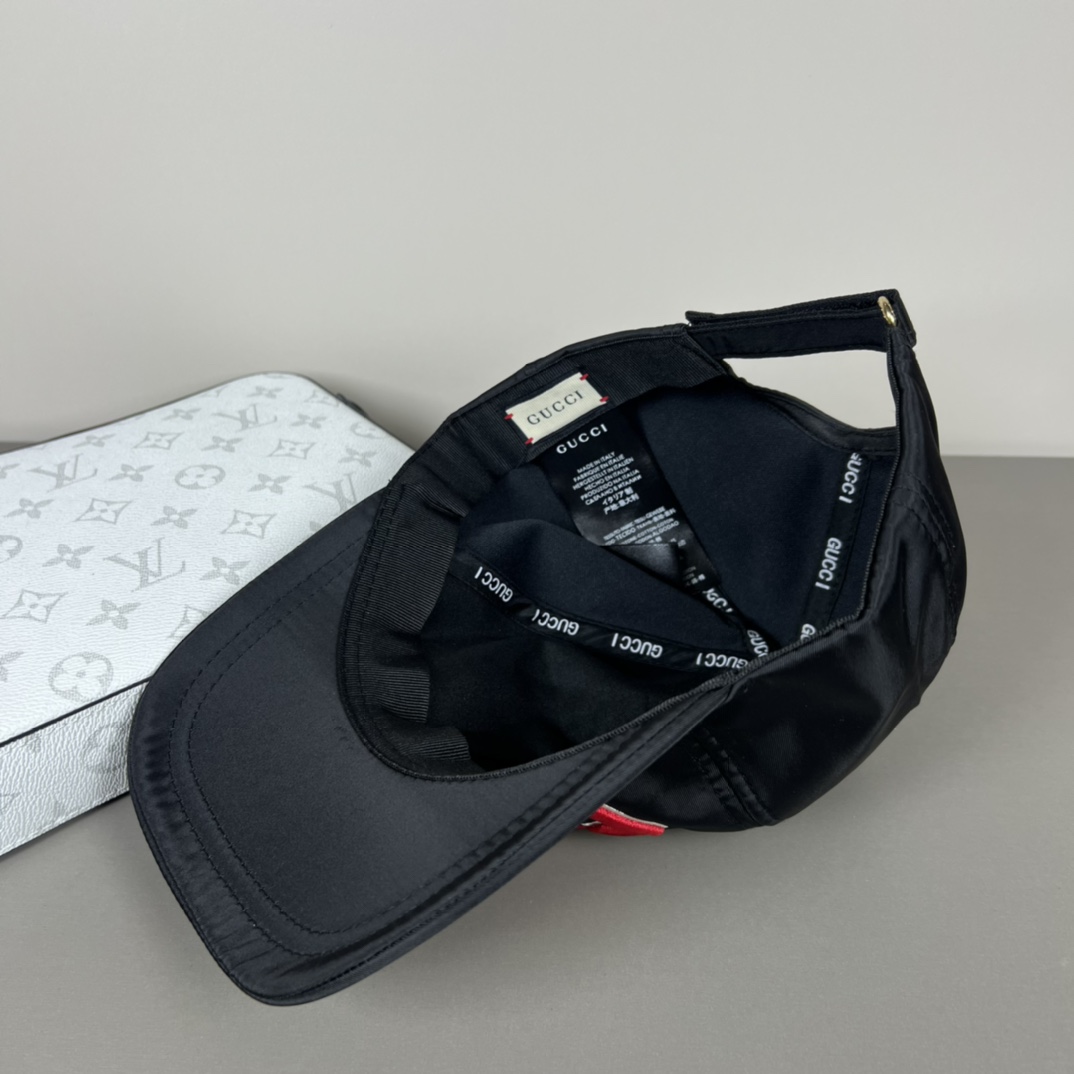Gucci Baseball Cap - FashionPlug