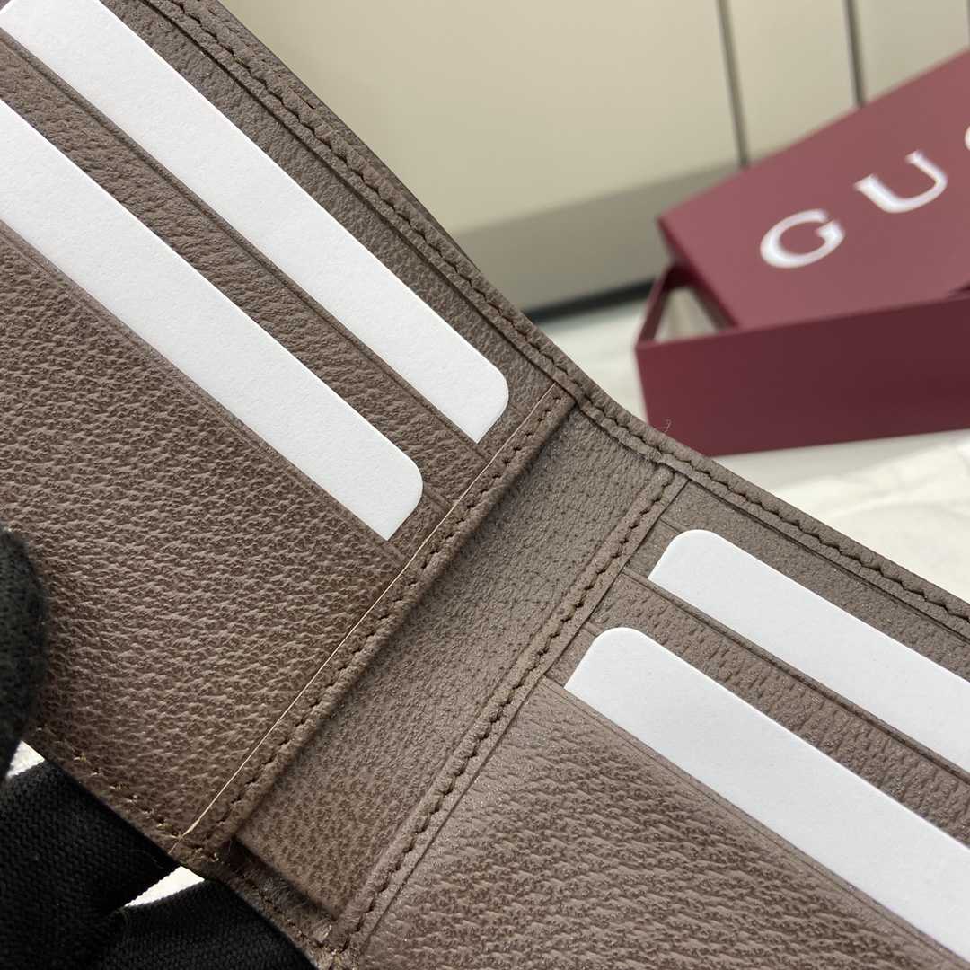 Gucci Bi-fold GG Printed Wallet - FashionPlug