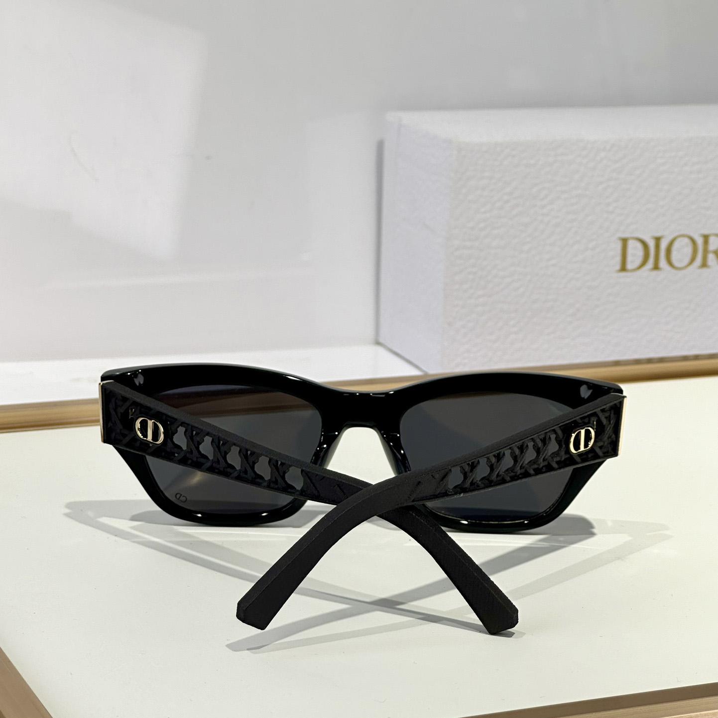 Dior VeryDior S2I Sunglasses - FashionPlug