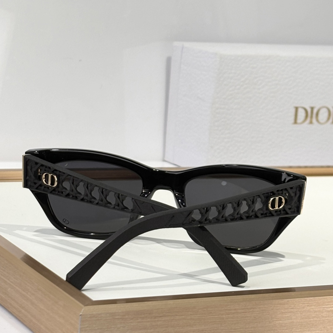 Dior VeryDior S2I Sunglasses - FashionPlug