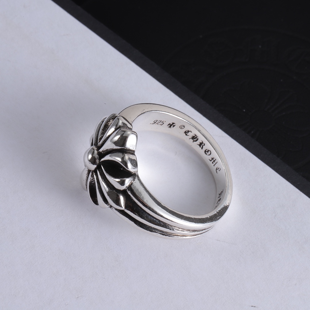 Chrome Heart Ring - FashionPlug