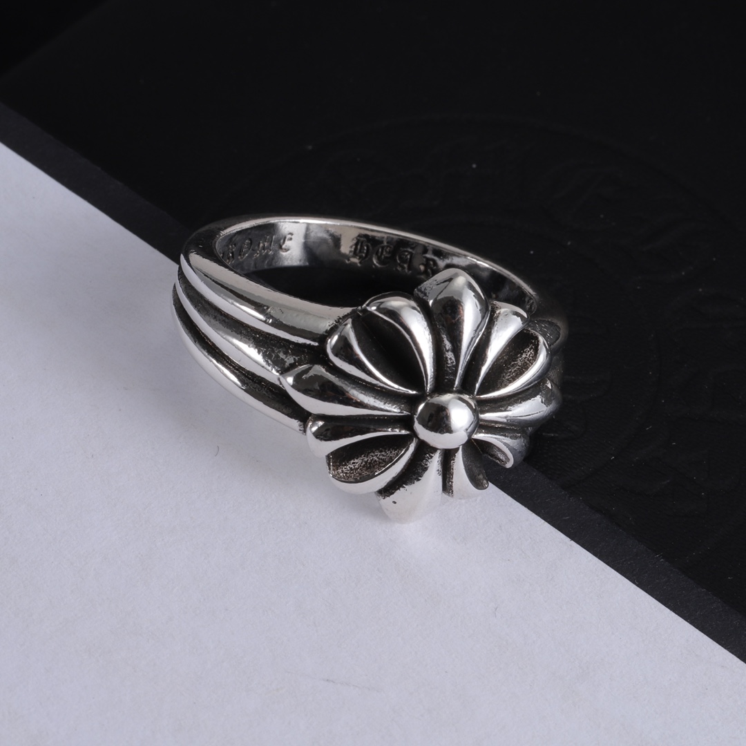 Chrome Heart Ring - FashionPlug