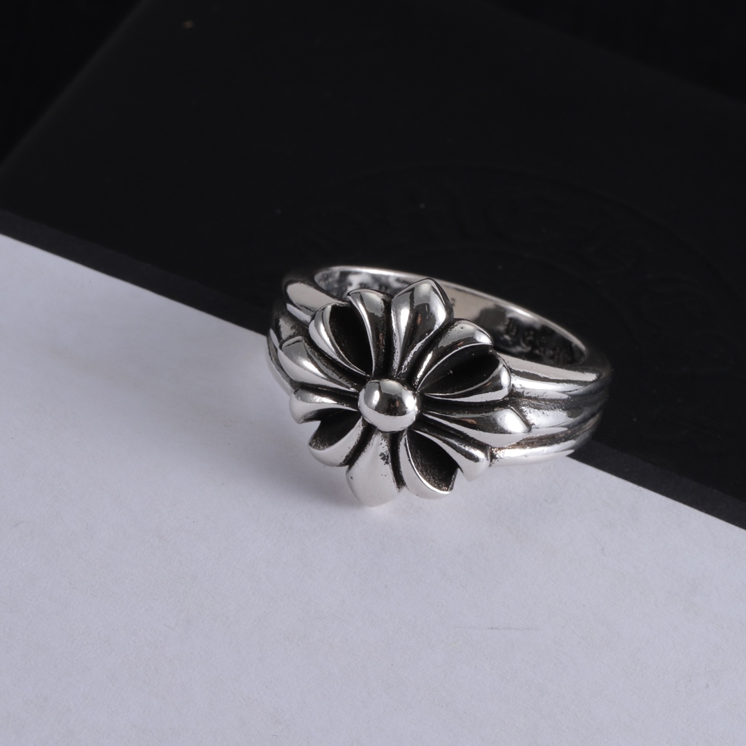 Chrome Heart Ring - FashionPlug