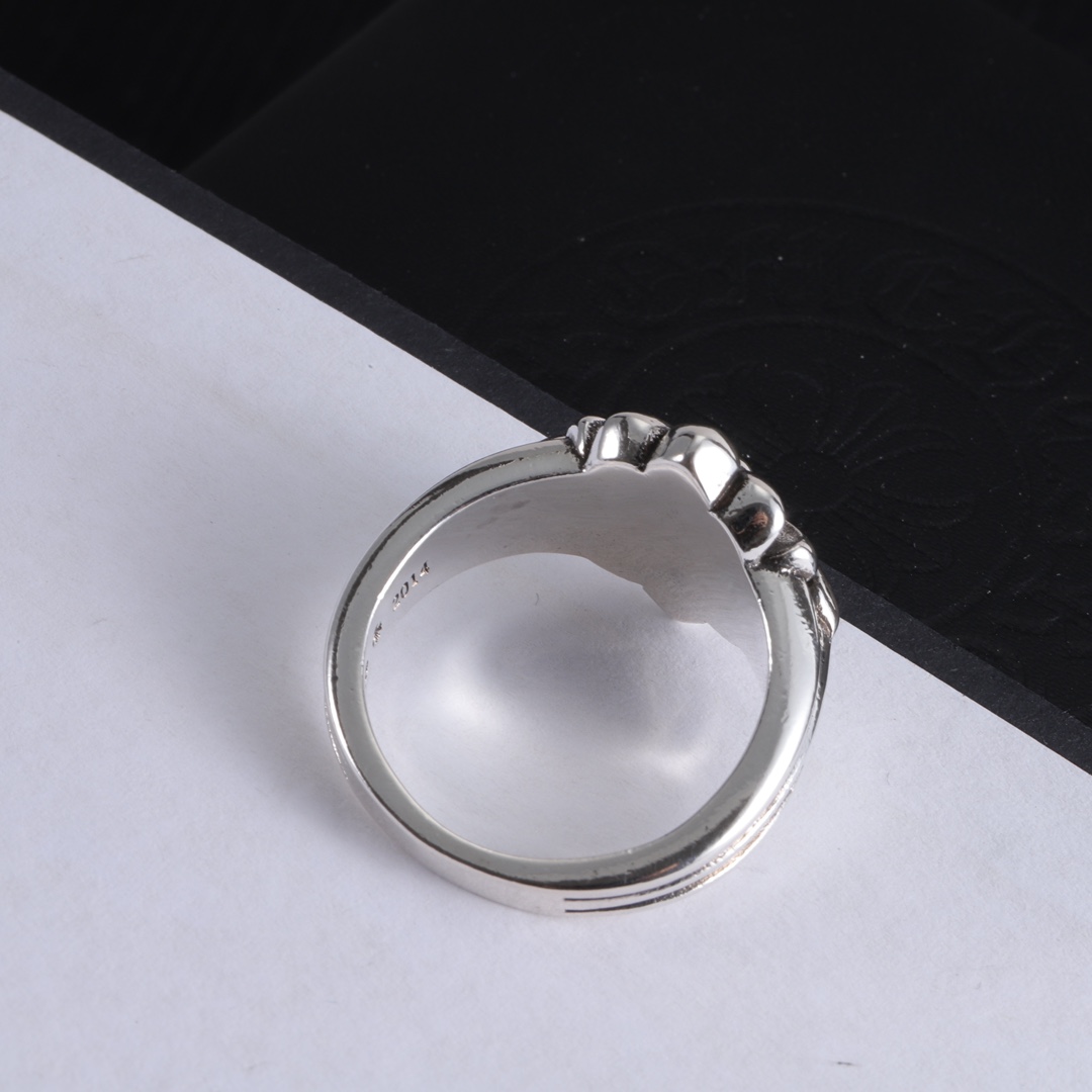 Chrome Heart Ring - FashionPlug