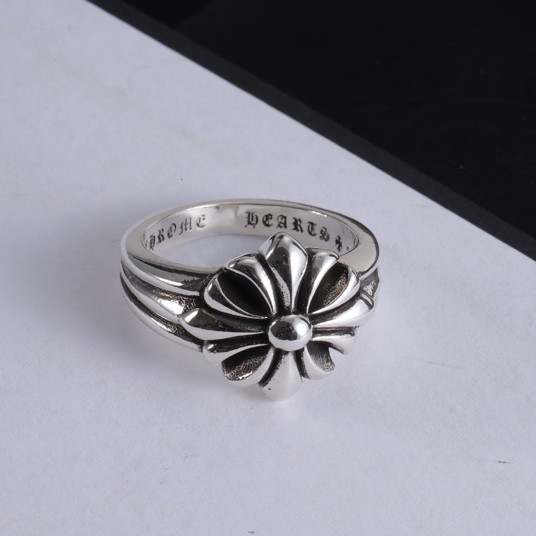 Chrome Heart Ring - FashionPlug