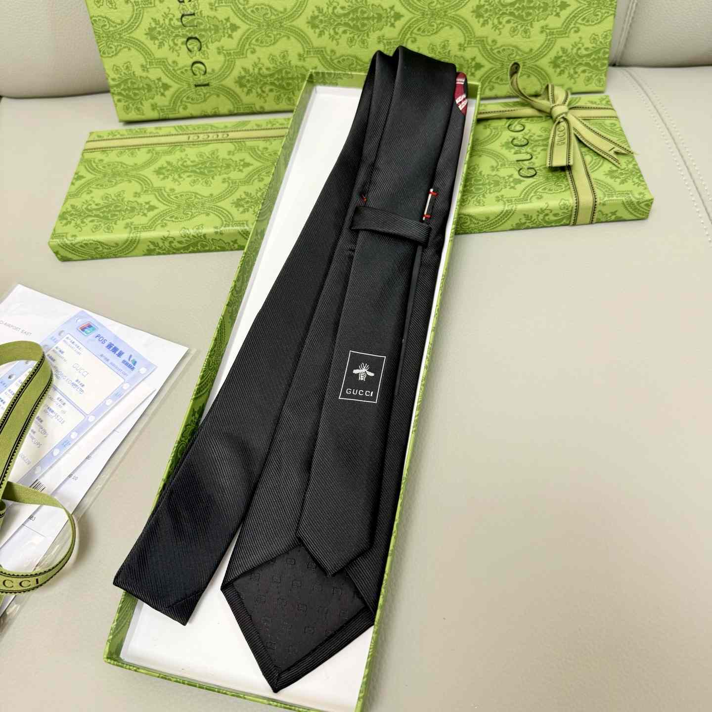 Gucci Silk Jacquard Tie - FashionPlug