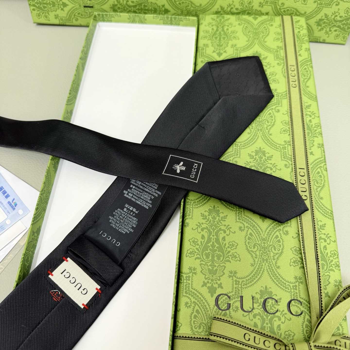 Gucci Silk Jacquard Tie - FashionPlug