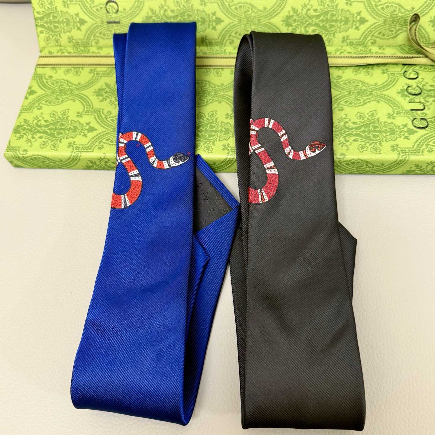 Gucci Silk Jacquard Tie - FashionPlug