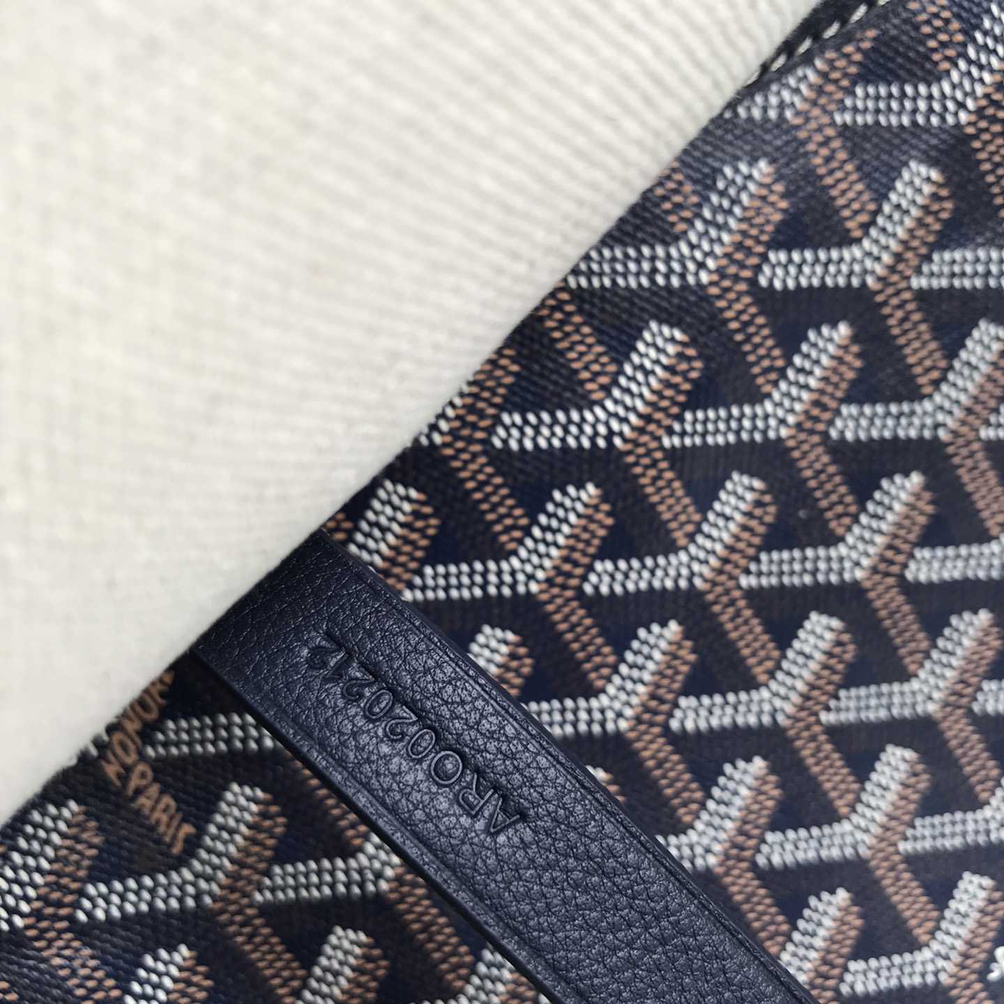 Goyard Capetien MM Messenger Bag   - FashionPlug