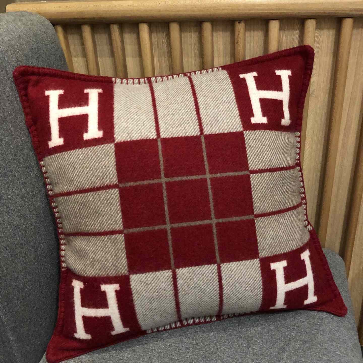 Hermes Avalon III Pillow,Small Model - FashionPlug