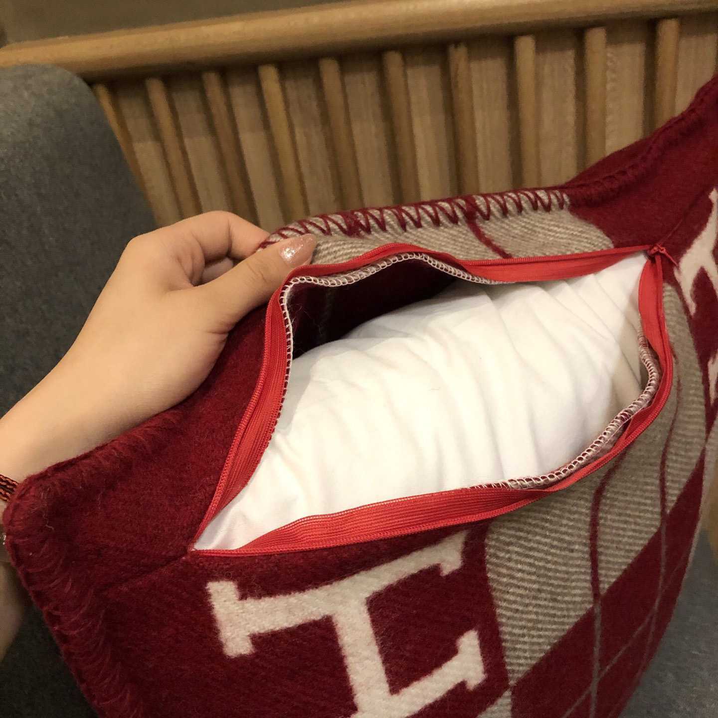 Hermes Avalon III Pillow,Small Model - FashionPlug