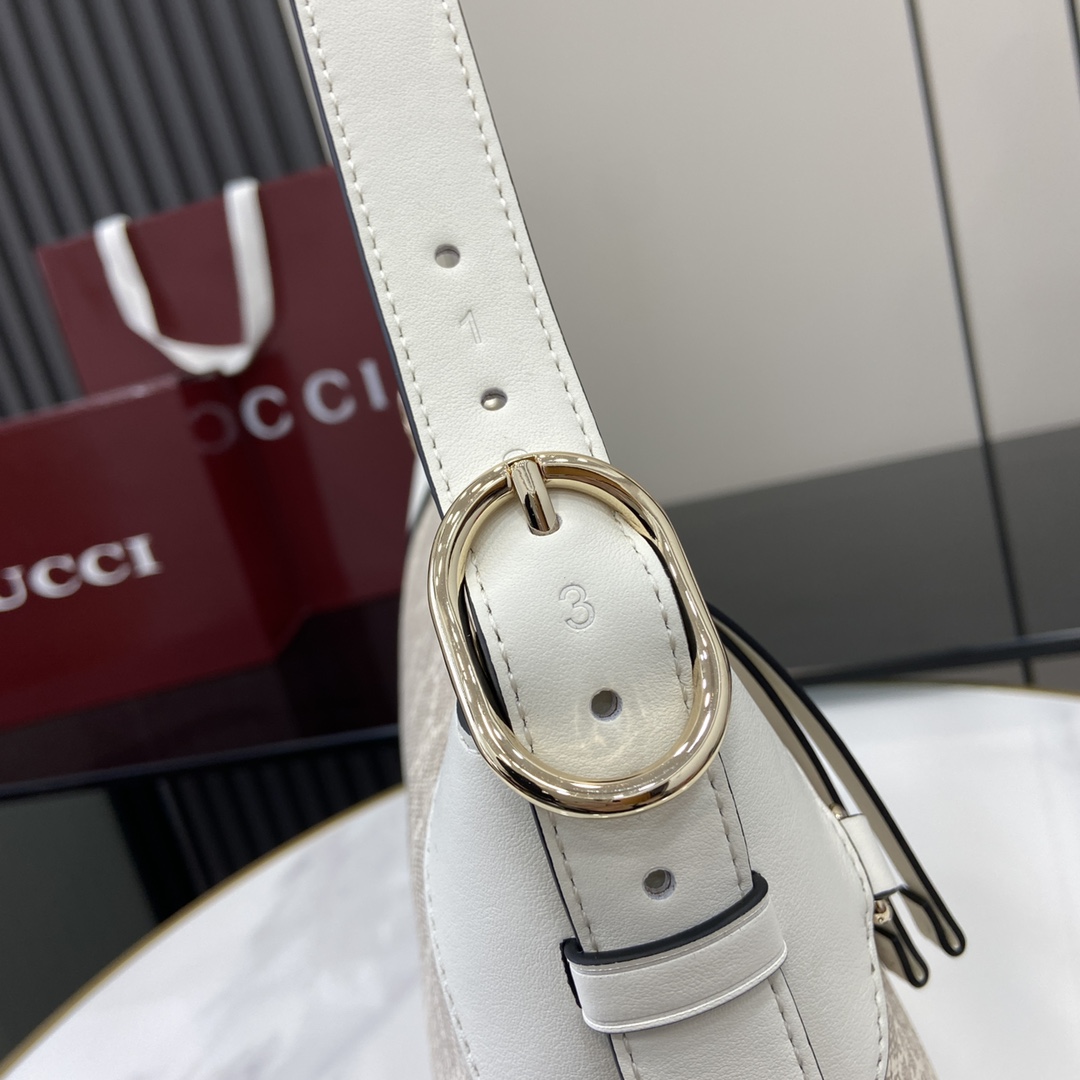 Gucci GG Emblem Medium Shoulder Bag - FashionPlug